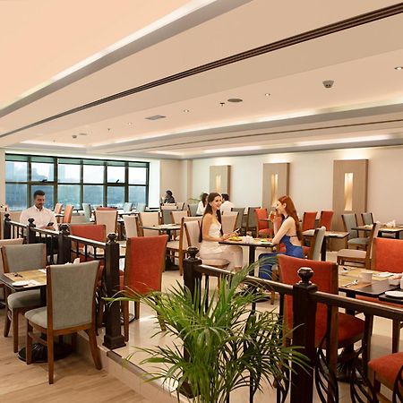 Carlton Tower Hotel Dubaj Kültér fotó