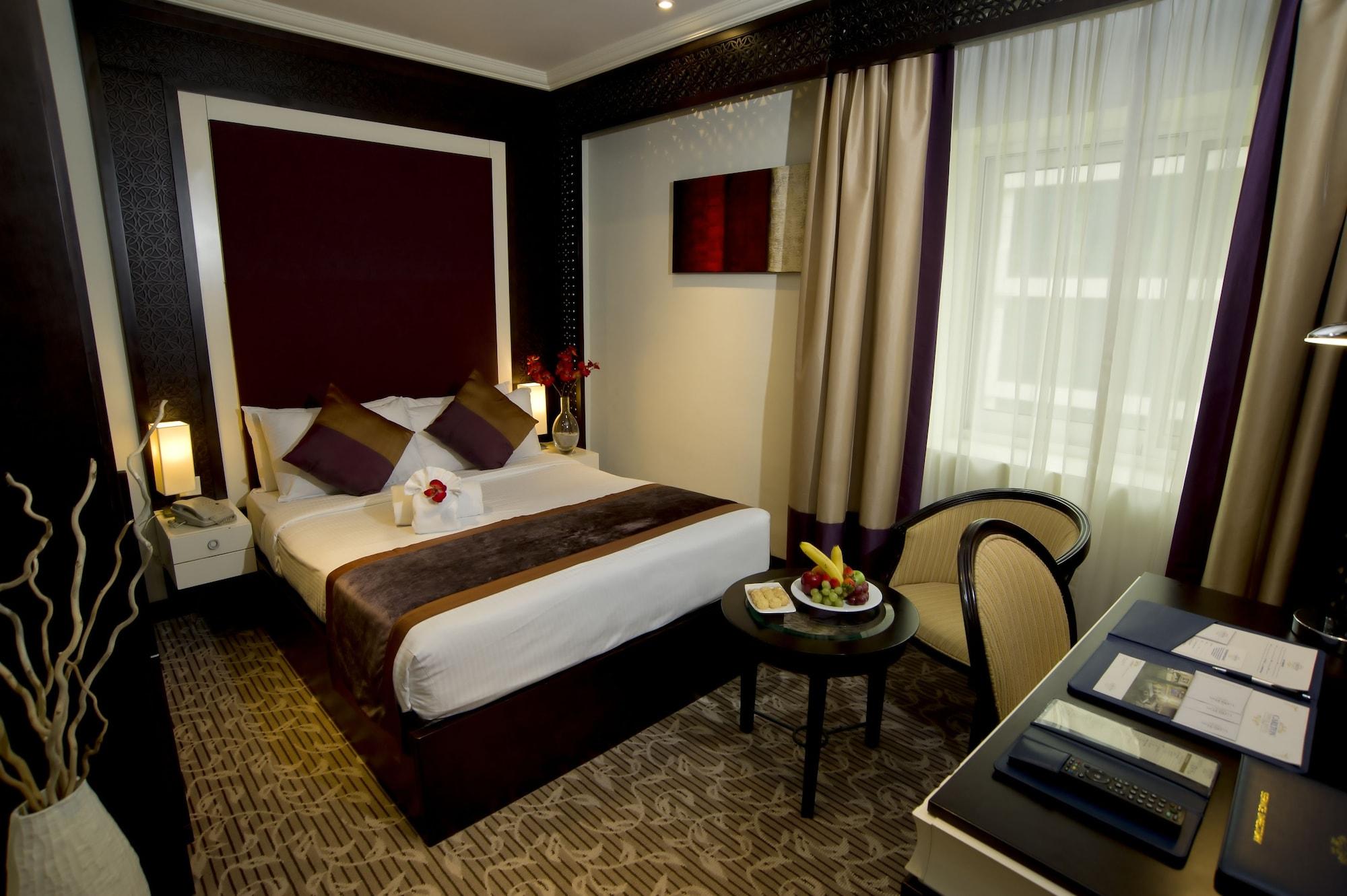 Carlton Tower Hotel Dubaj Kültér fotó