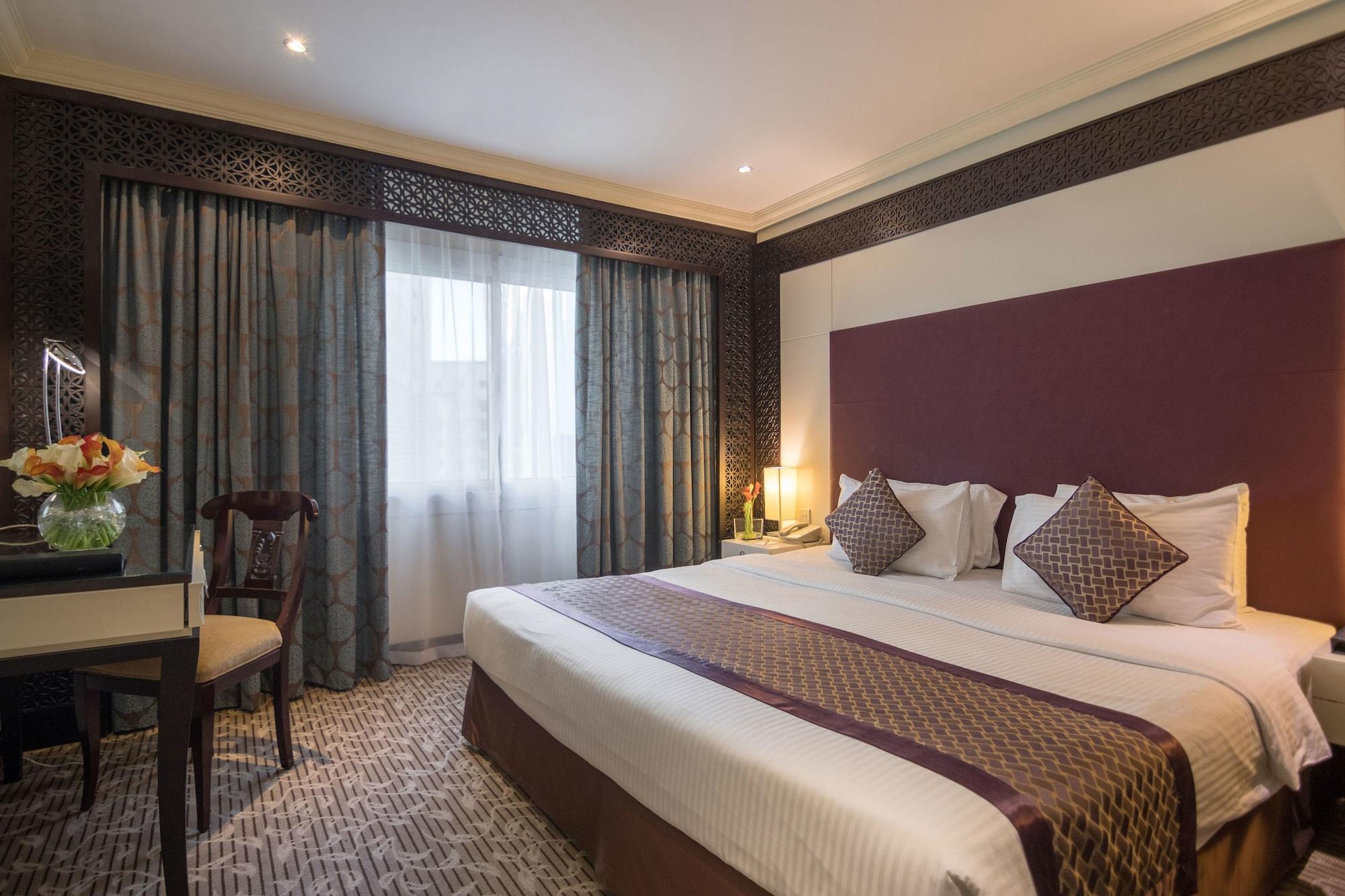 Carlton Tower Hotel Dubaj Kültér fotó