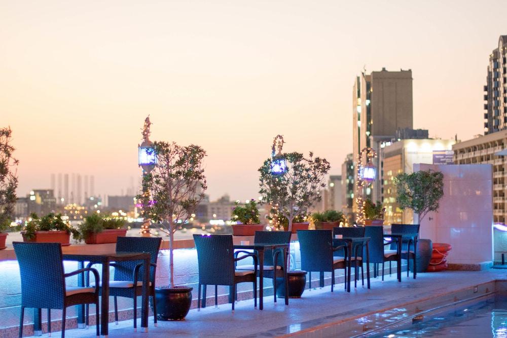 Carlton Tower Hotel Dubaj Kültér fotó