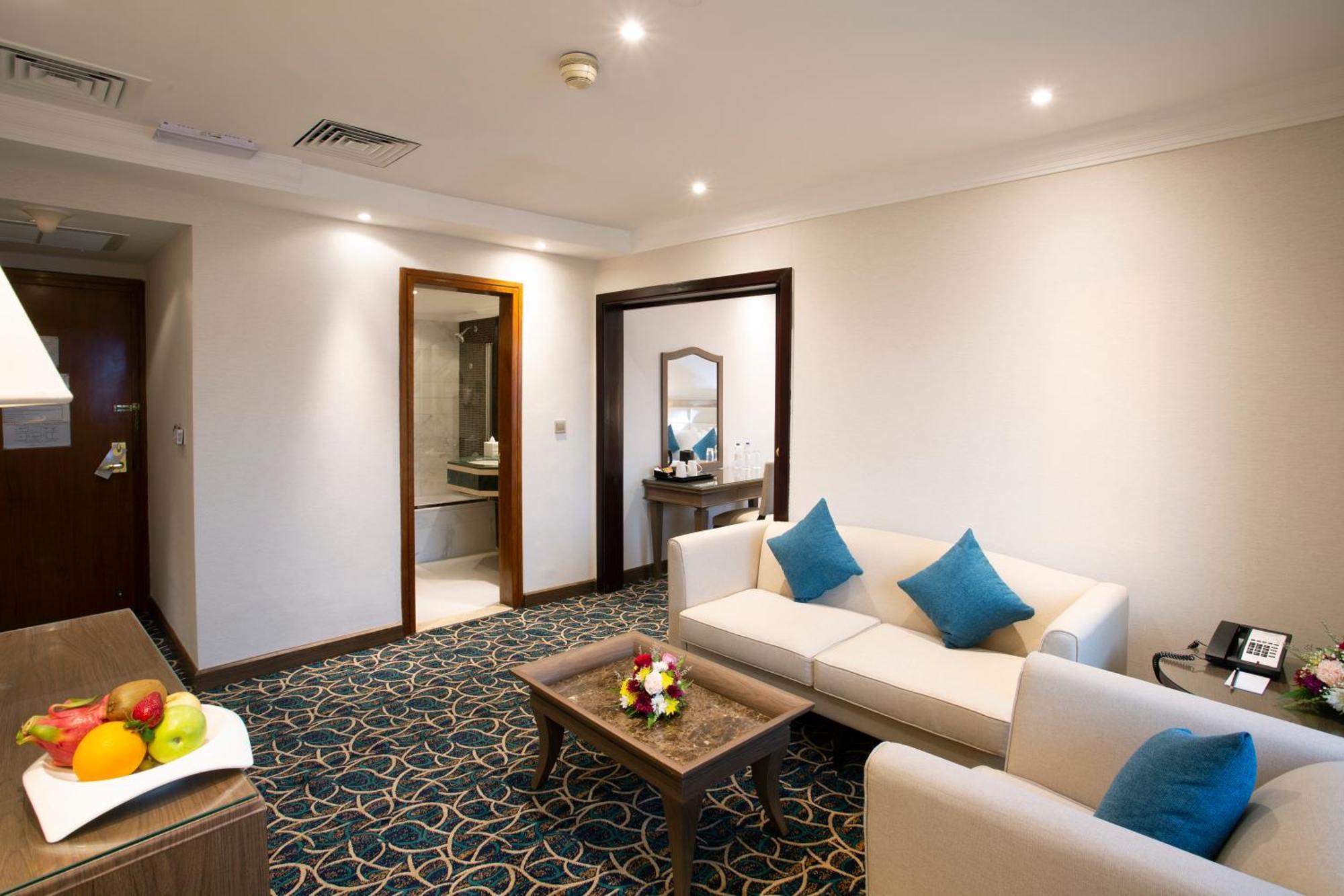 Carlton Tower Hotel Dubaj Kültér fotó