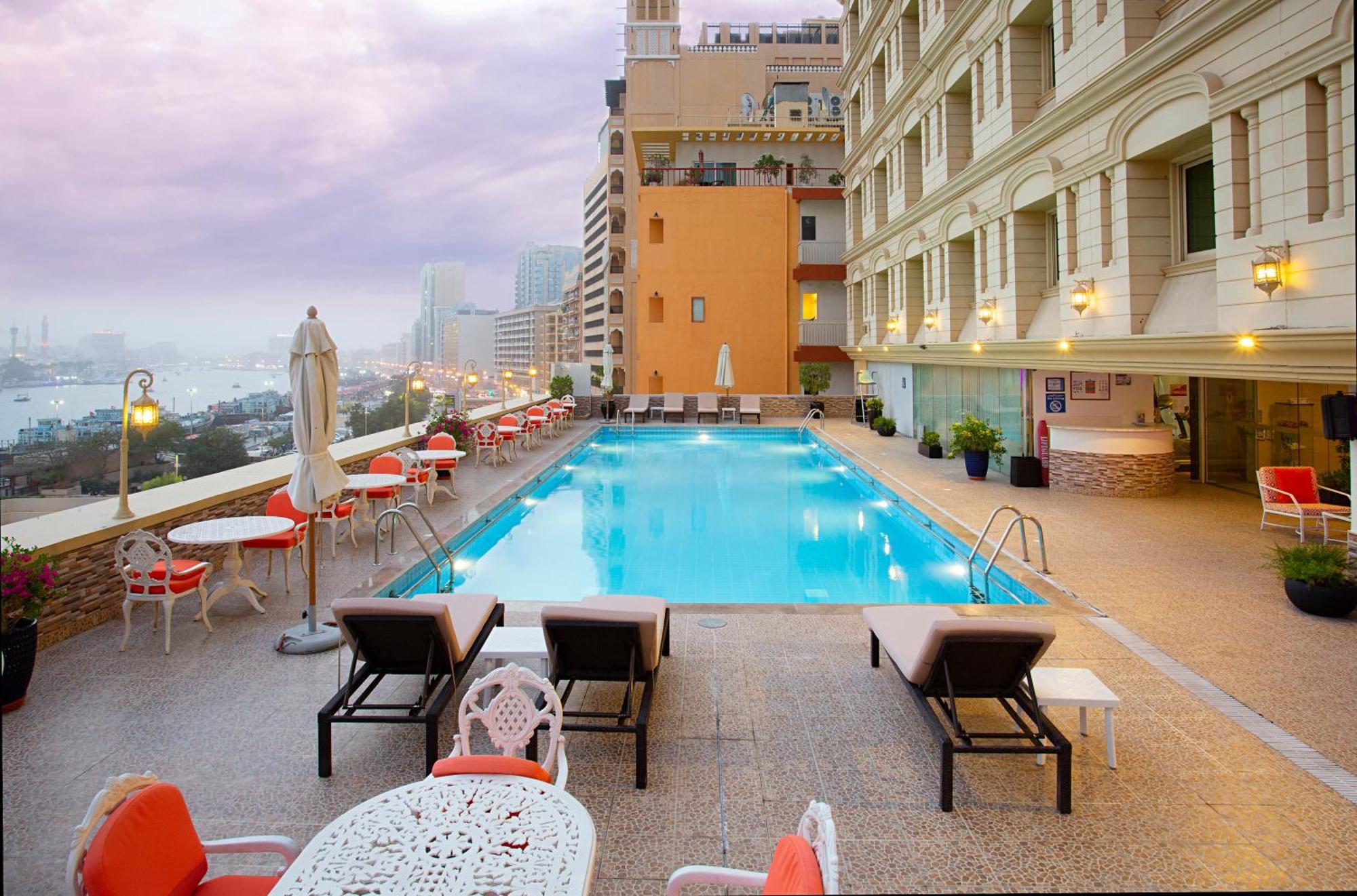 Carlton Tower Hotel Dubaj Kültér fotó