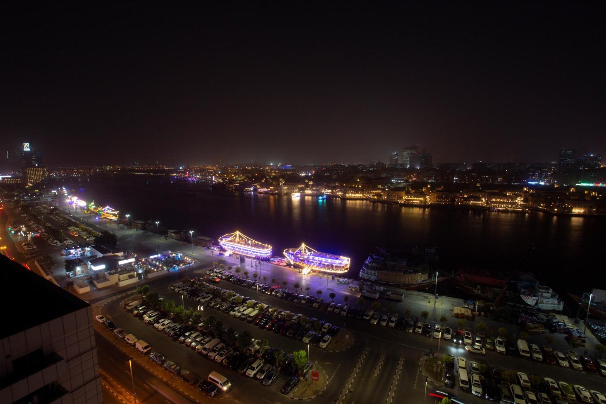 Carlton Tower Hotel Dubaj Kültér fotó