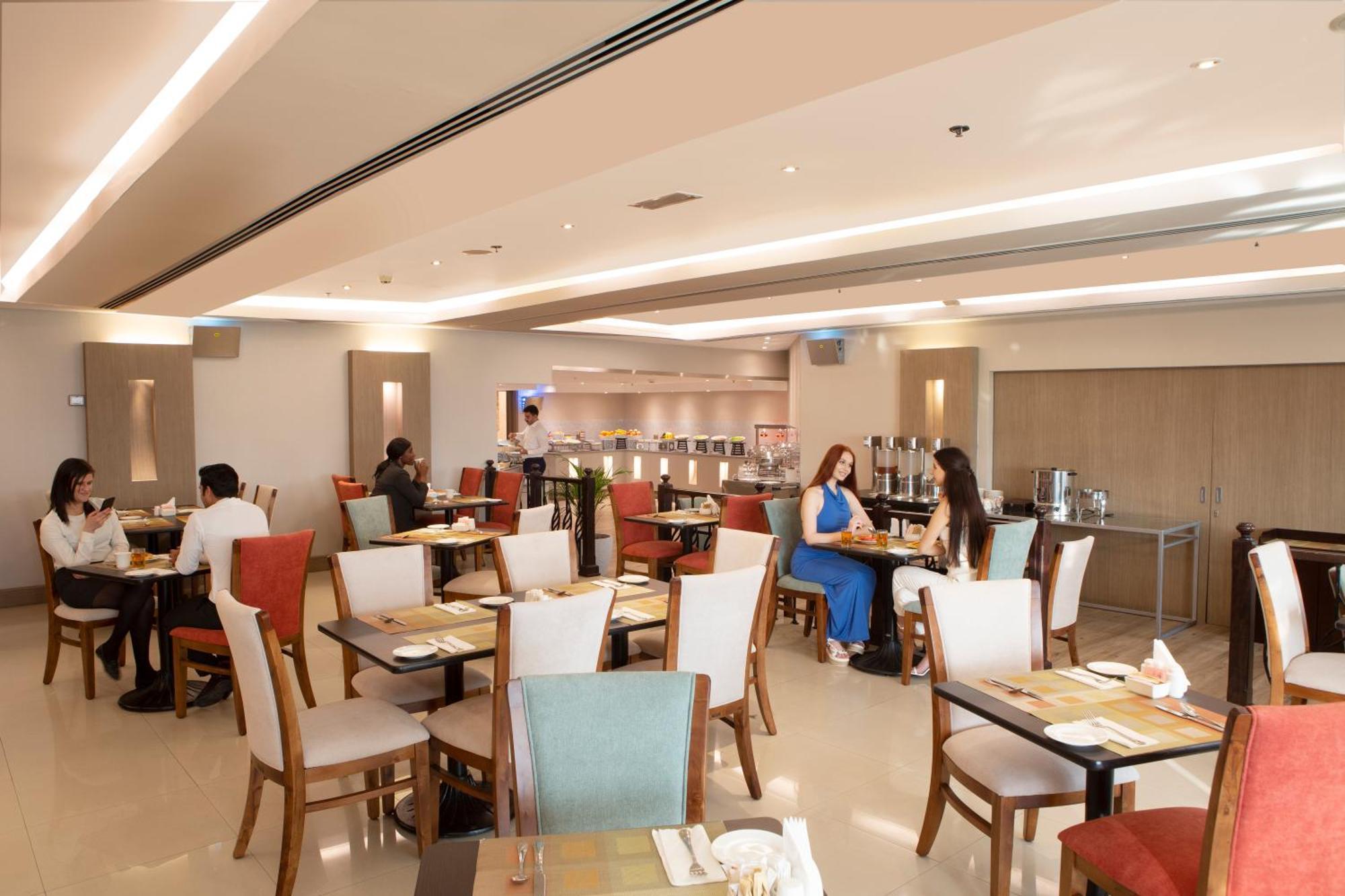 Carlton Tower Hotel Dubaj Kültér fotó