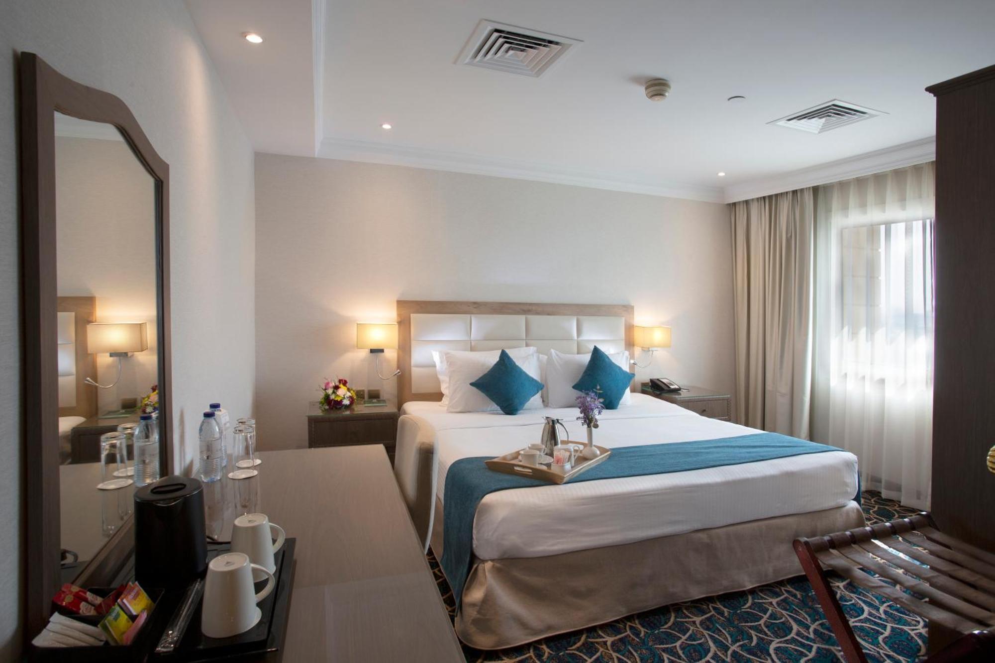 Carlton Tower Hotel Dubaj Kültér fotó