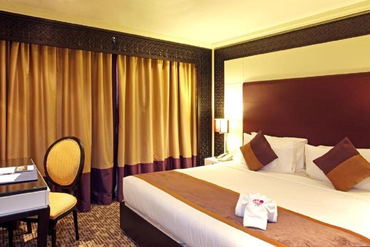 Carlton Tower Hotel Dubaj Kültér fotó